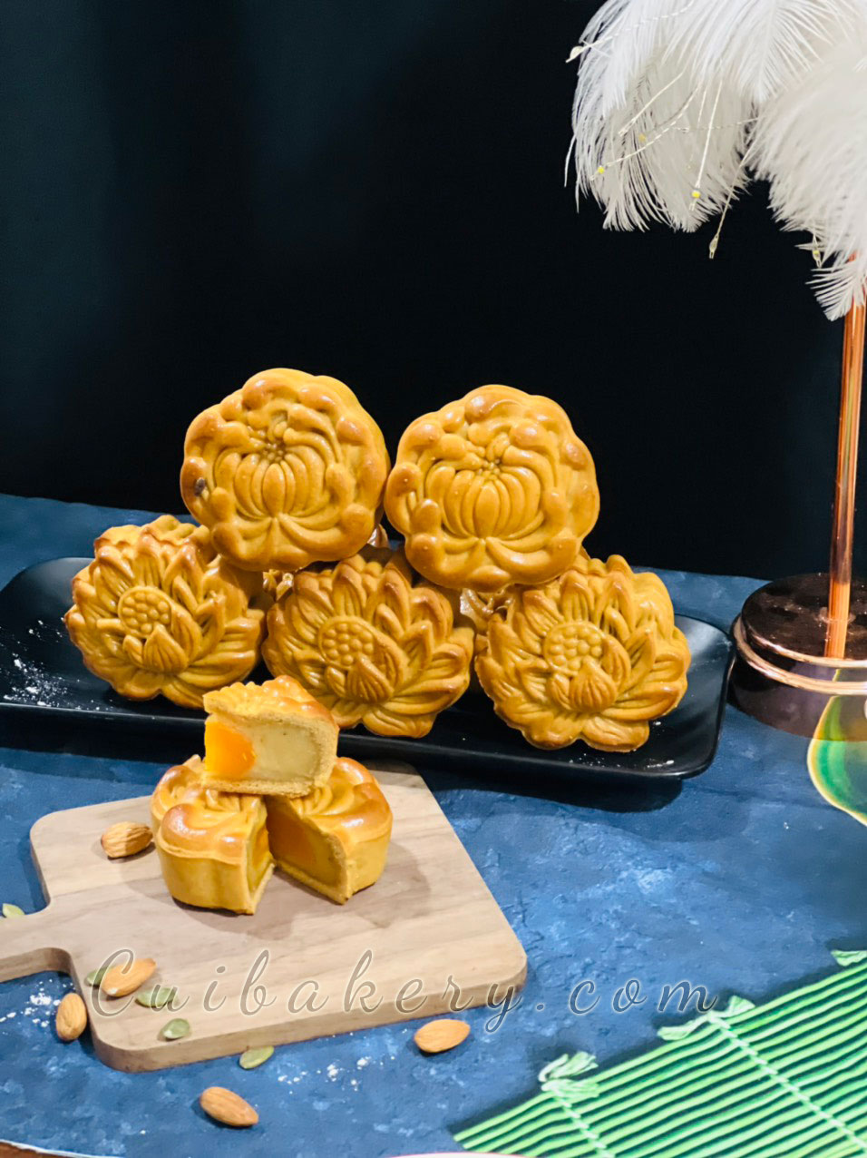 Bánh trung thu truyền thống  2023  cho Tết đoàn viên sum vầy viên mãn