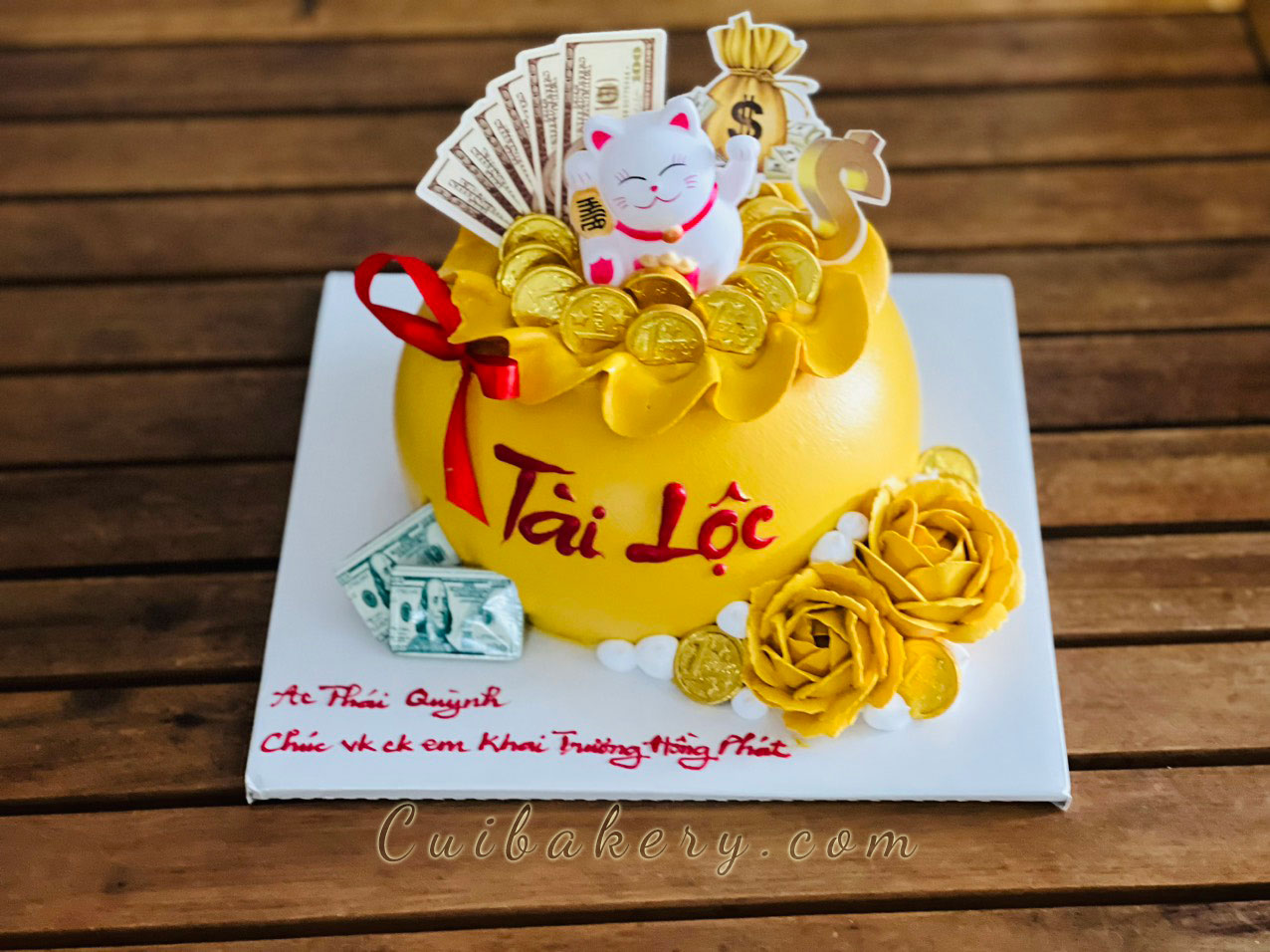 Mẫu bánh kem hũ vàng - MHV008